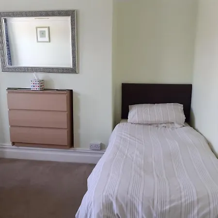 招待所 Brightwater Family For Up To 3 People With Shared Facilities 斯卡伯勒