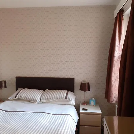 Brightwater Family For Up To 3 People With Shared Facilities Гостевой дом *