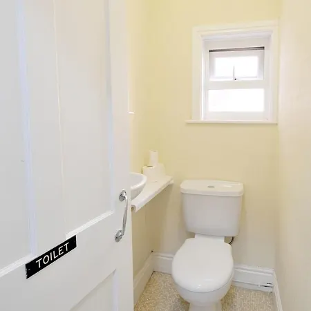 Brightwater Family For Up To 3 People With Shared Facilities *