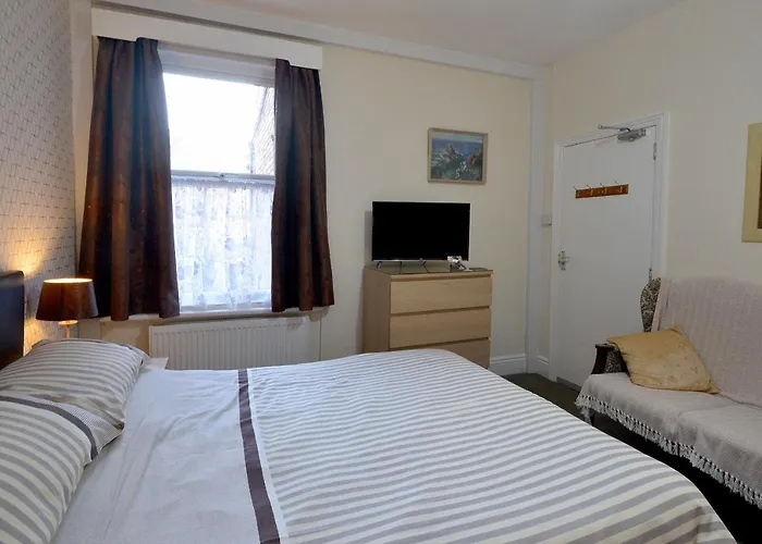 招待所 Brightwater Family For Up To 3 People With Shared Facilities 斯卡伯勒