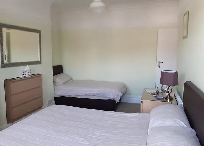 Brightwater Family For Up To 3 People With Shared Facilities 招待所